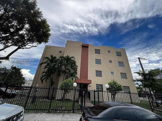 1st image of 677 SW 9th Ave APT 205