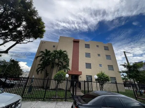 677 SW 9th Ave APT 205, Miami, FL 33130