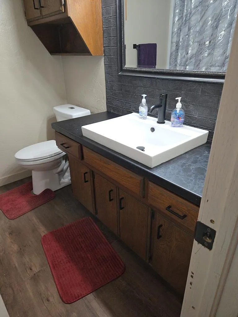 1118 E Knapp Ave — Photo 4