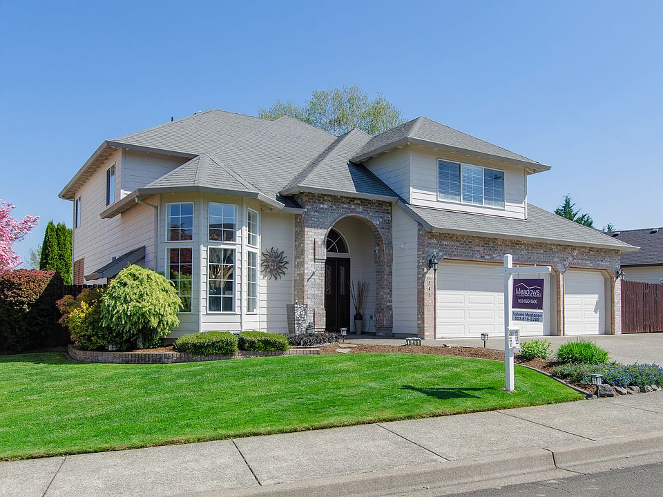 1st image of 545 NE Amanda Pl