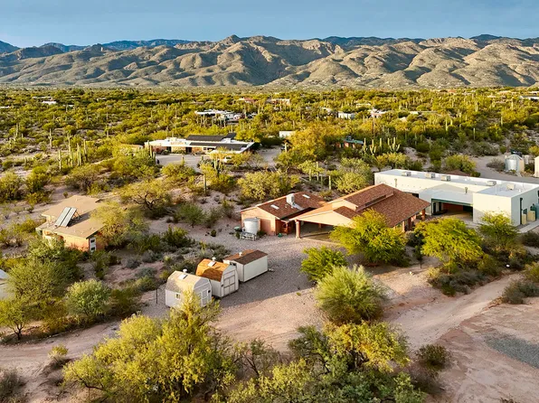 2751 N Soldier Trl, Tucson, AZ 85749