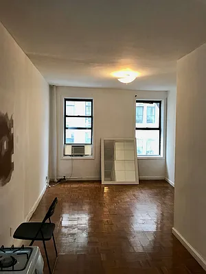 Rented by Flatiron Real Estate Advisors LLC | media 27