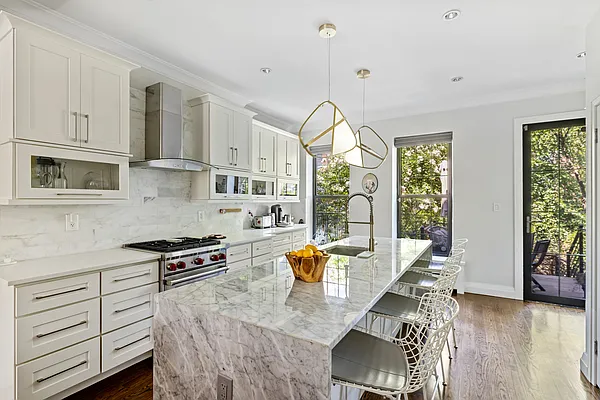 Sold by Compass | media 5