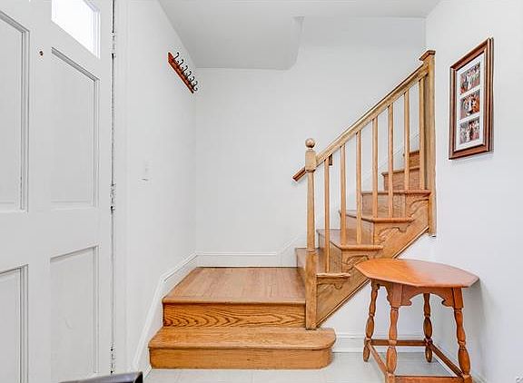 4th image of 4623 Radford Ave