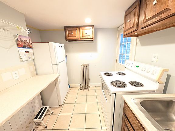 4th image of 359 S River St #2
