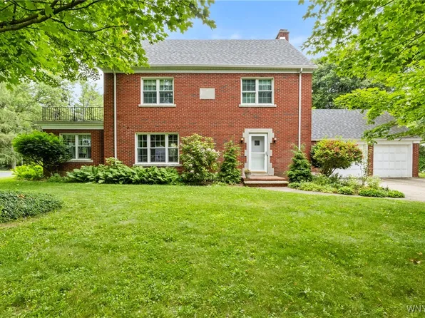 63 Chauncey Ln, Orchard Park, NY 14127