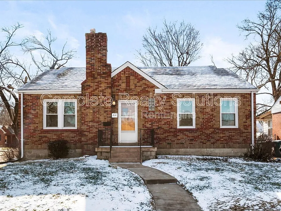 44 Lee Ave