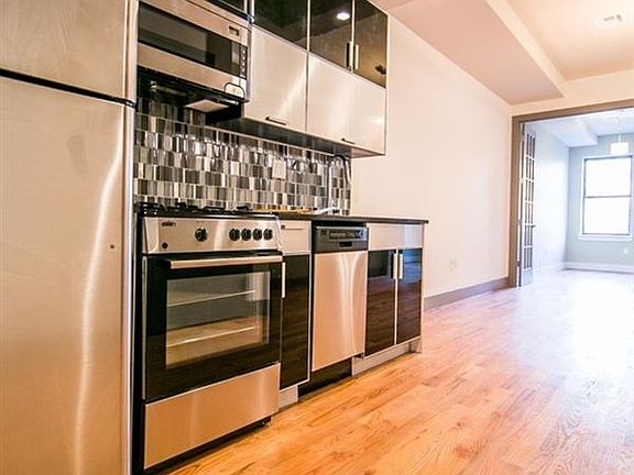 218_Stanhope_Street__2L