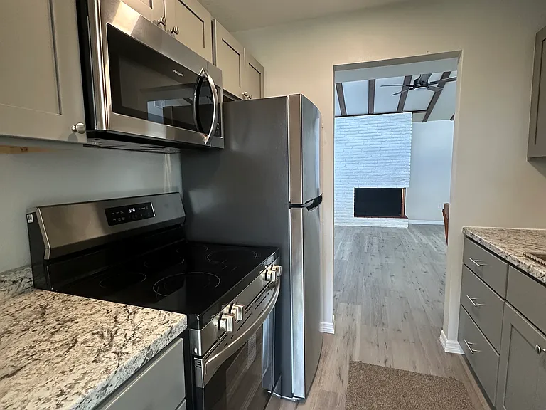 102 Herring St — Photo 7