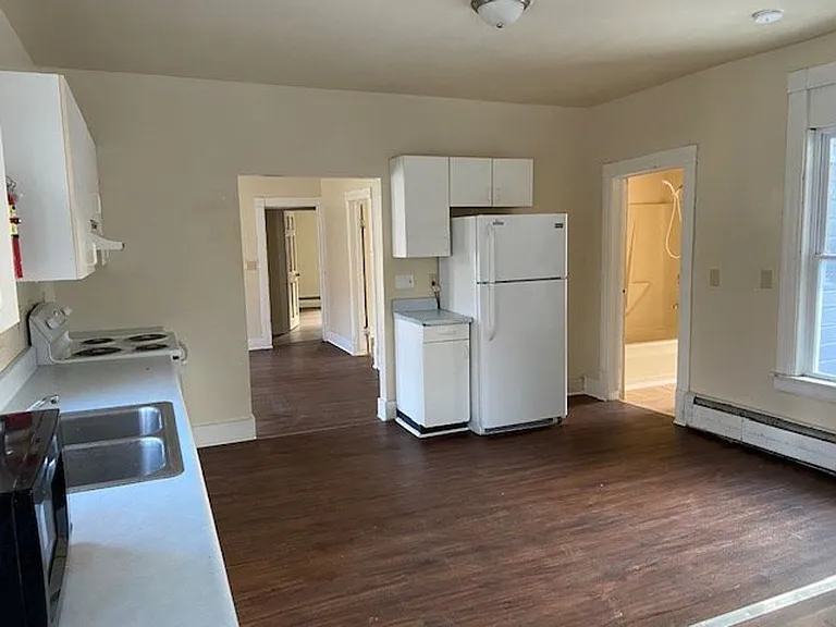 56 Lincoln Ave — Photo 8