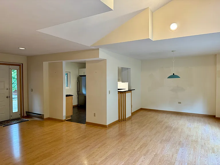 113 Penny Ln — Photo 12