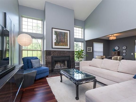 3rd image of 2300 Sun Valley Dr