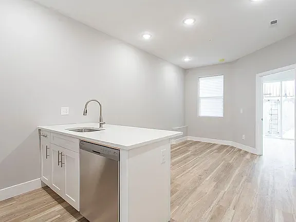 2207 N Broad St #R — Photo 3