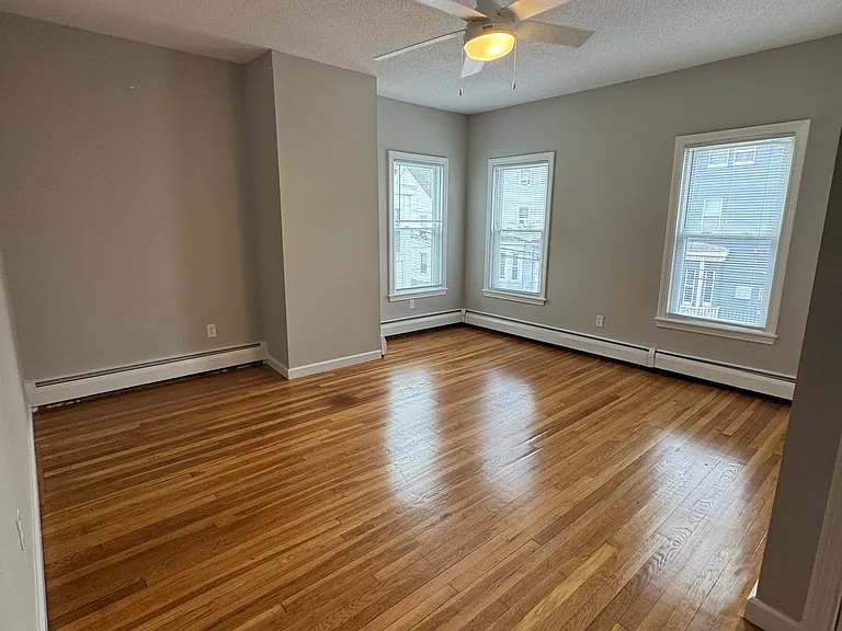 19 Everett Ave #2 — Photo 3