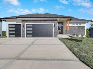 1918 Owen Dr, Pleasant Hill, MO 64080