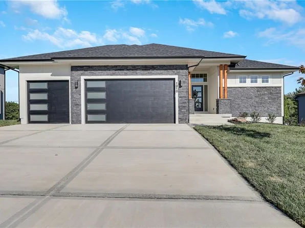 1918 Owen Dr, Pleasant Hill, MO 64080