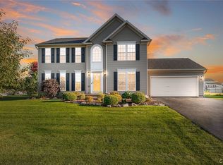 4686 Manor Hill Dr, Syracuse, NY 13215