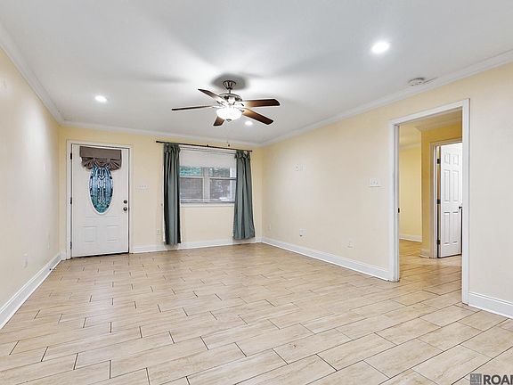 3rd image of 2254 Carolyn Ave