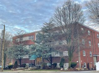 588 Main St APT 1A, Stoneham, MA 02180