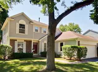 288 N Fiore Pkwy, Vernon Hills, IL 60061
