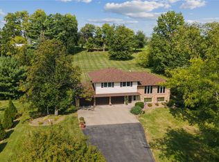 6410 Hillcrest Rd, Cedar Rapids, IA 52404