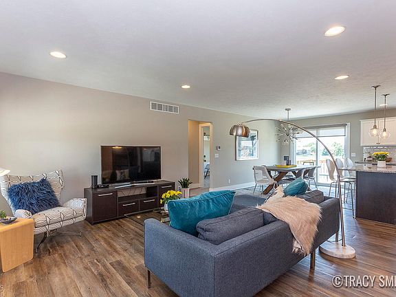 3rd image of 7145 Barn Owl Ln #71