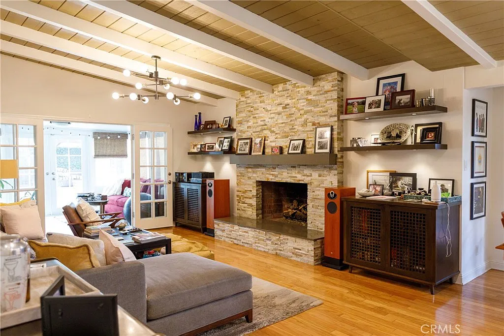 3 bed, 2140 sqft, $5,495 — Photo 4