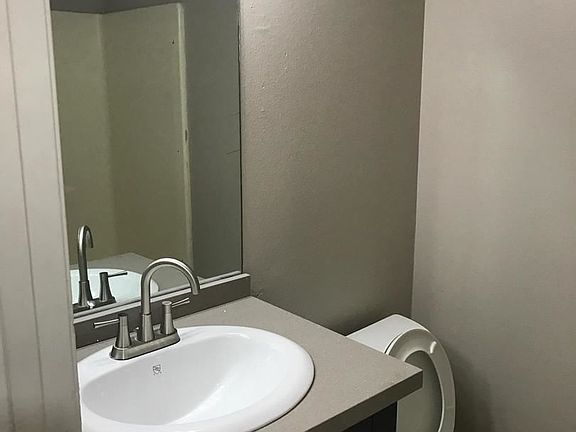 4th image of 810 S Anaheim Blvd APT 203