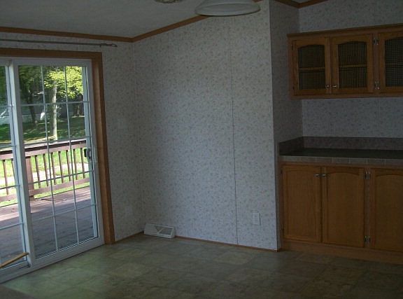 4th image of 12763 Douglas St