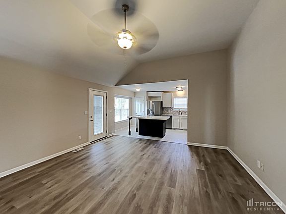 3rd image of 981 Trey Phillips Dr