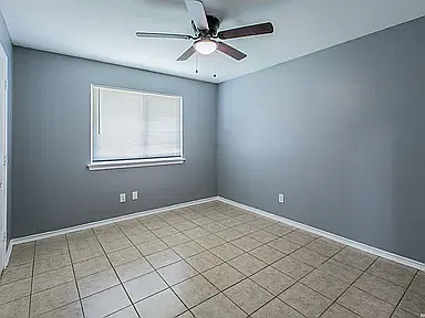 5835 Midcrown Dr — Photo 3
