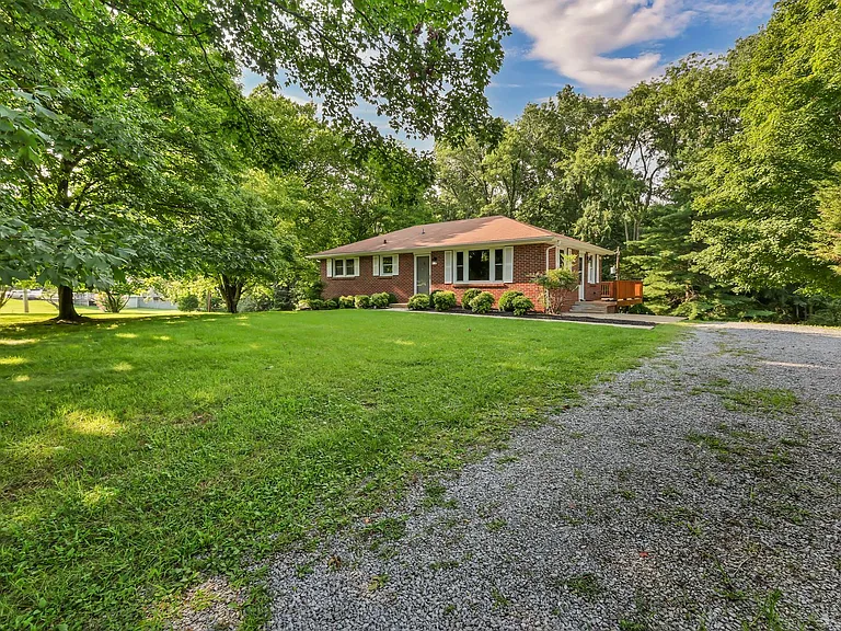 613 Channell Dr — Photo 33