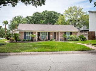 5625 Wickersham Ln, Houston, TX 77056