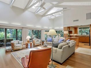 947 Cabbage Palm Ct, Sanibel, FL 33957