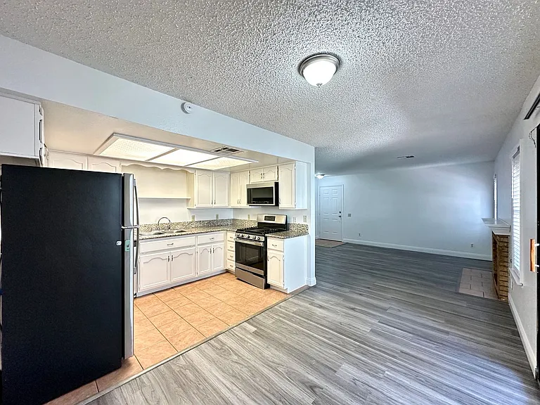6687 W Tropicana Ave #102 — Photo 7