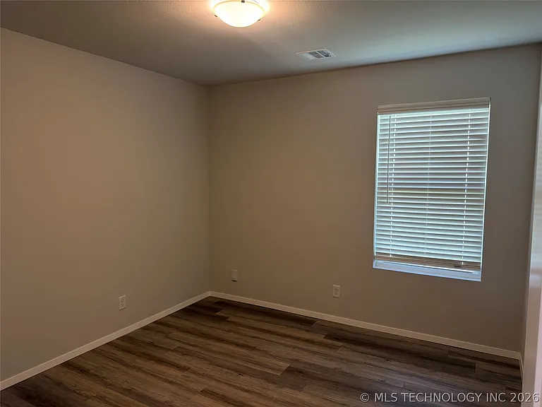 1640 E 140th Pl — Photo 11