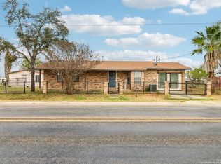 1005 E Westmeyer St, Poth, TX 78147