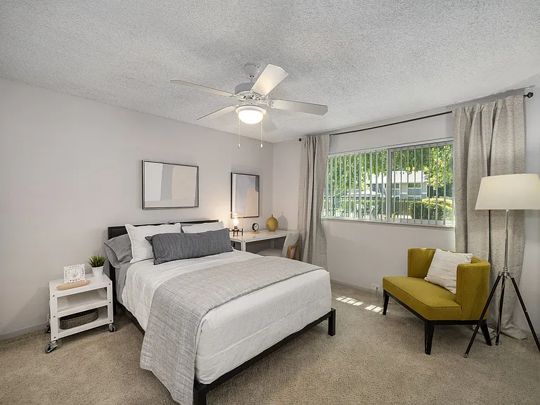 Pinecrest Apartments — Photo 7
