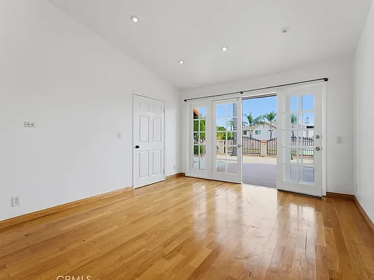 15863 Foothill Blvd — Photo 4