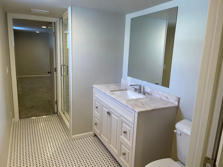 313 N Wolf Rd — Photo 24