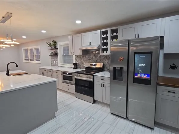 927 11th St, Newport News, VA 23607