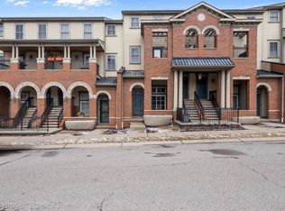 3885 Forester Blvd, Auburn Hills, MI