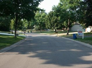 38851 2nd Ave, North Branch, MN 55056