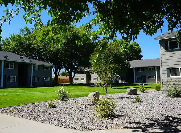 Lincoln Garden — Photo 12