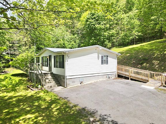 2nd image of 1576 Sandlick Rd
