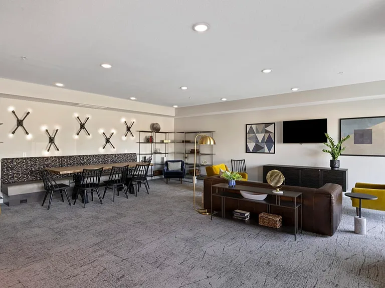 Axle Apartments — Photo 14