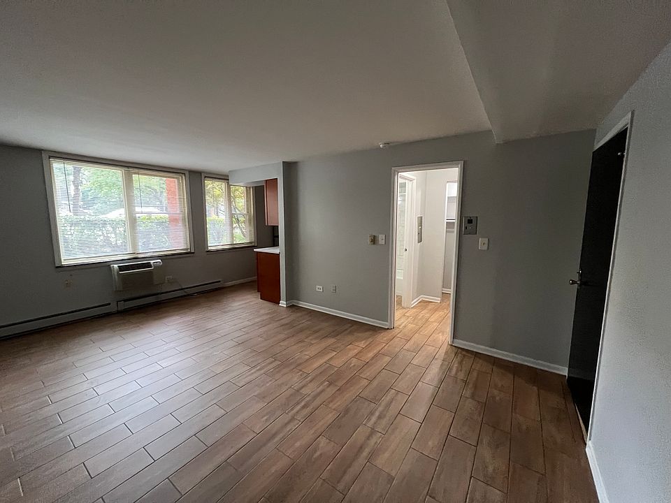 1st image of 6000 N Sheridan Rd