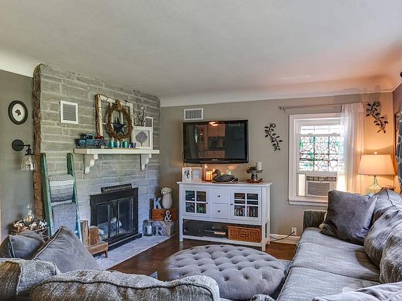 4th image of 1061 S Biron Dr