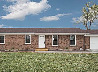 1196 Mary Irene Rd, New Baden, IL 62265