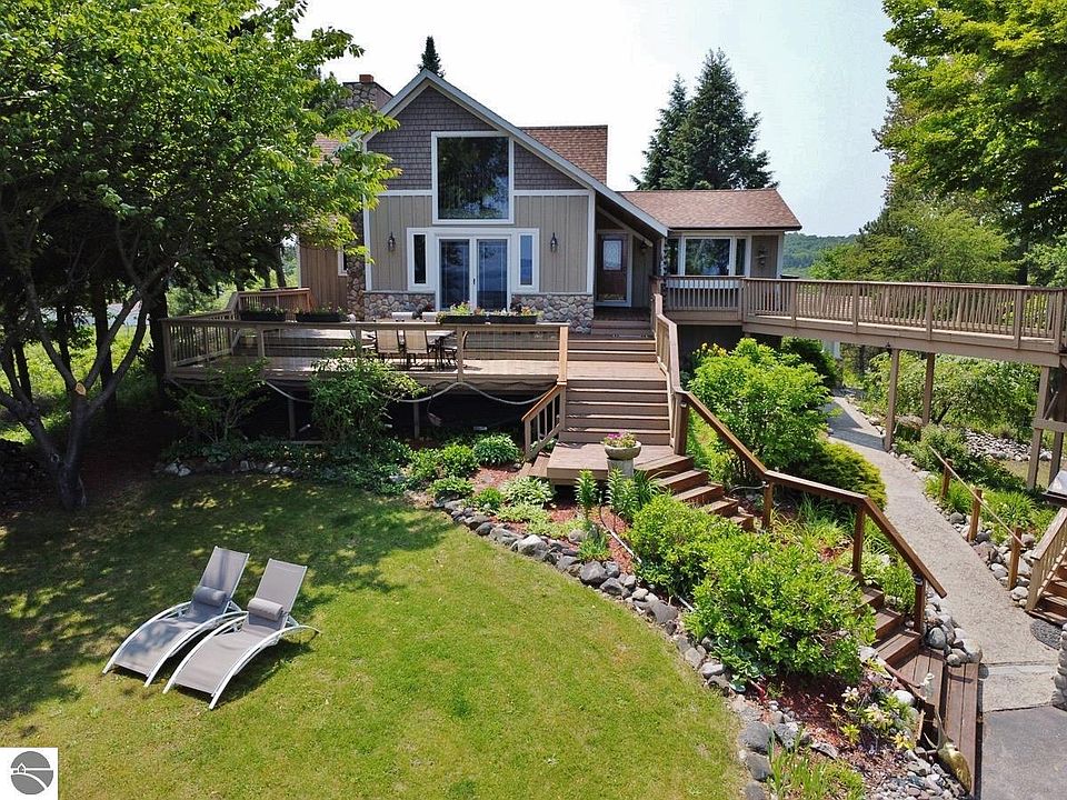 2466 S Cherry Tree Ln, Suttons Bay, MI 49682 Zillow